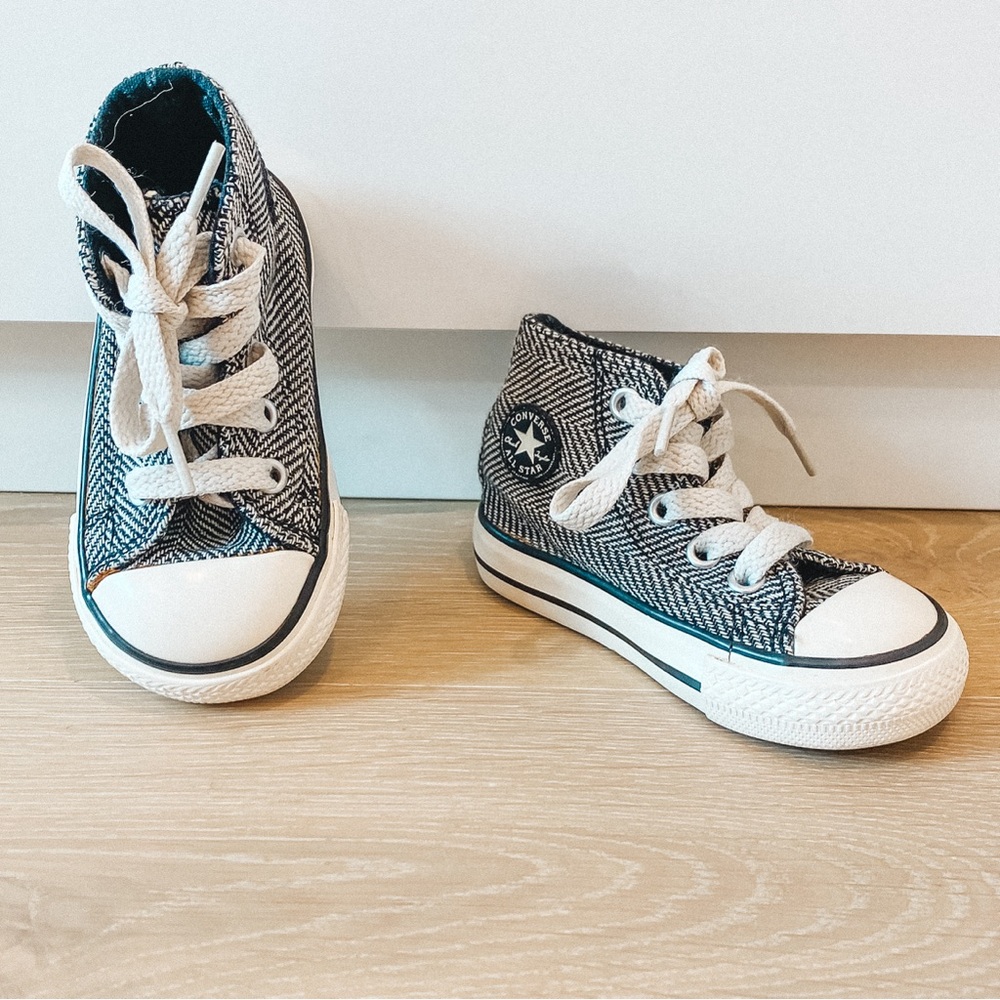 Liquidation Sale: Converse Kids | Baby High-Top Sneakers - Black and White (US4)